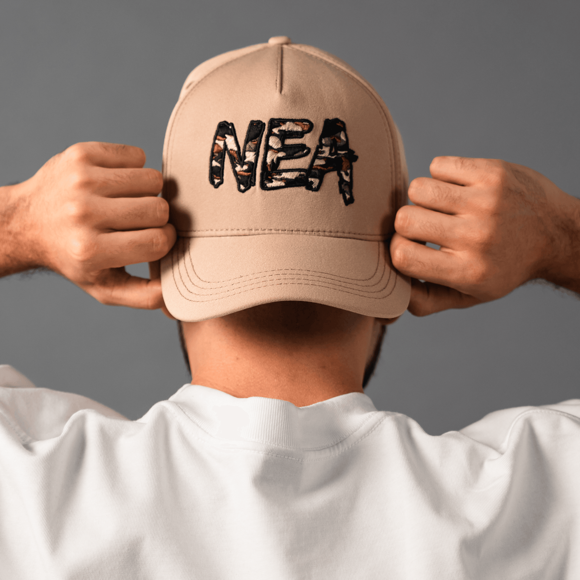 FOREST GORRA CAMEL - NEA