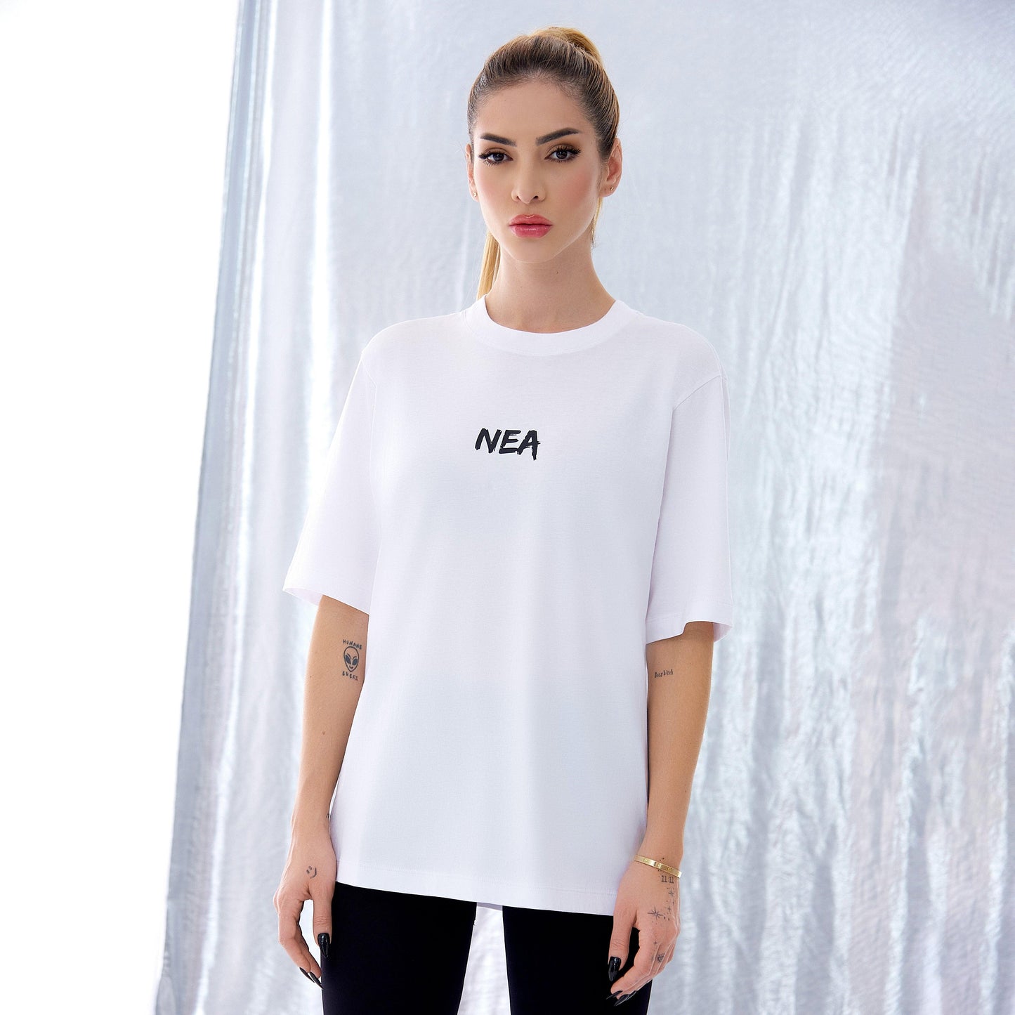 AMARANTO CAMISETA OVERSIZE BLANCA - NEA