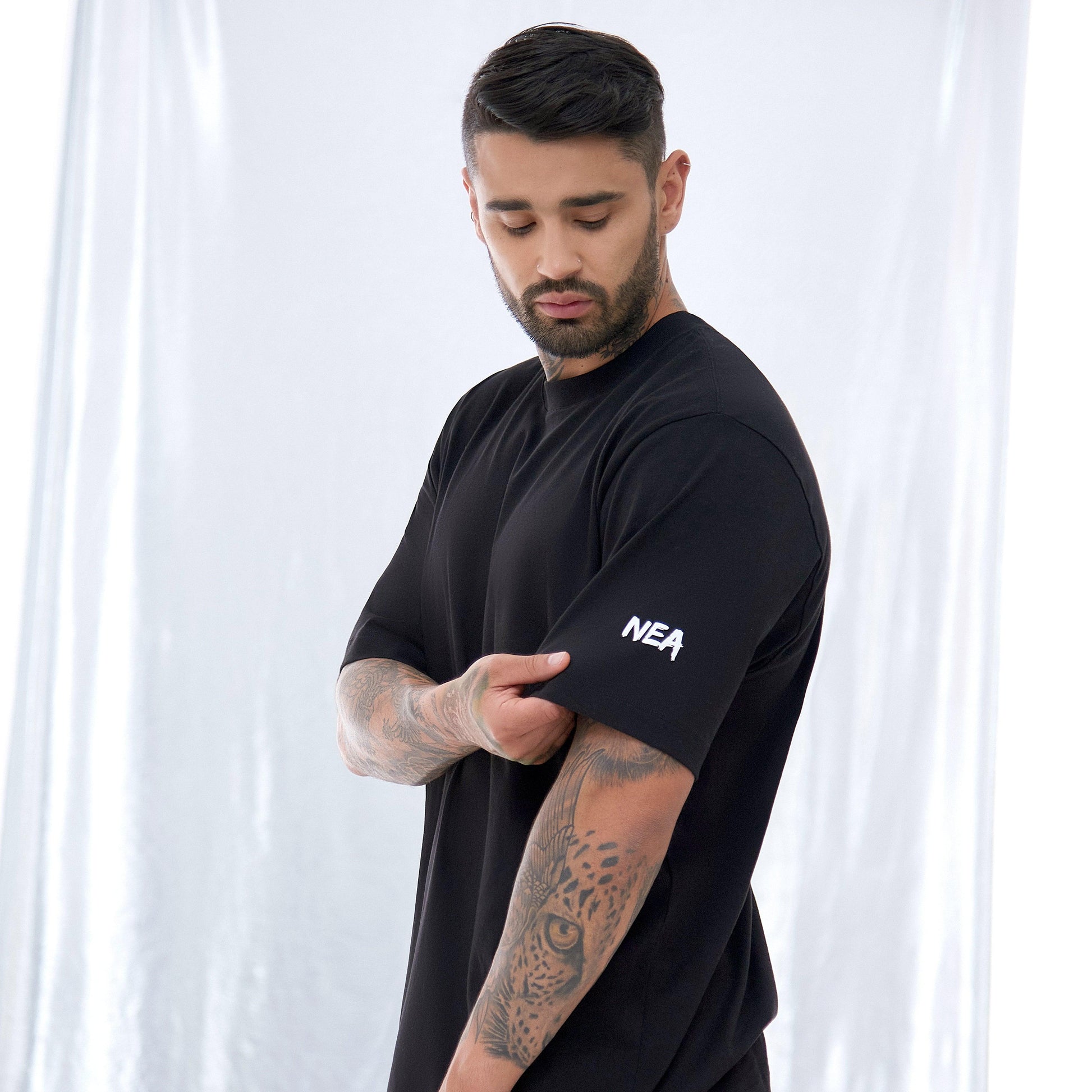 BREVARD CAMISETA OVERSIZE NEGRA - NEA