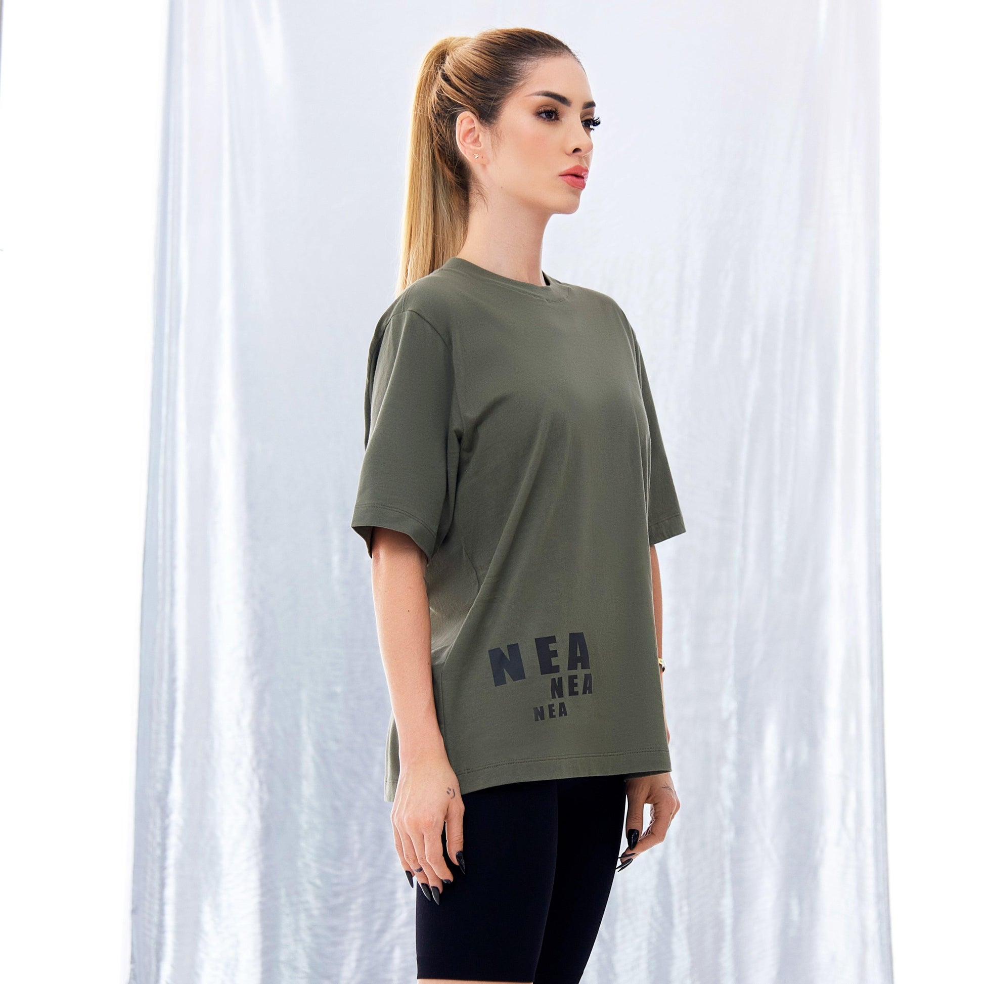 CYRIL CAMISETA OVERSIZE VERDE - NEA